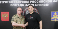 Командир «БАРС-Брянск» Сергей Антошин поздравил Эдгарда Запашного с Днём рождения - Газета Севская правда