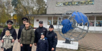 Транспортные полицейские ЛОП станции Унеча провели патриотическое мероприятие в рамках «Года защитника Отечества и 80-летия Великой победы», посвященное празднованию «Дня отца» - Газета Севская правда